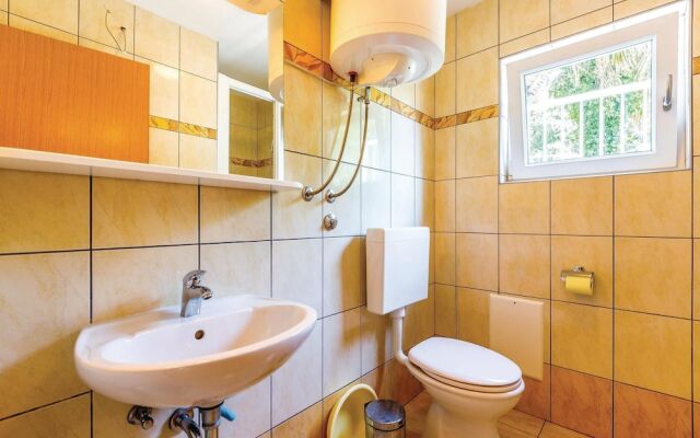 Beautiful Home in Dramalj With Wifi and 2 Bedrooms