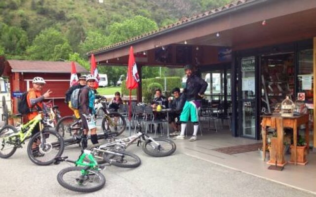Camping Santa Monica Raron