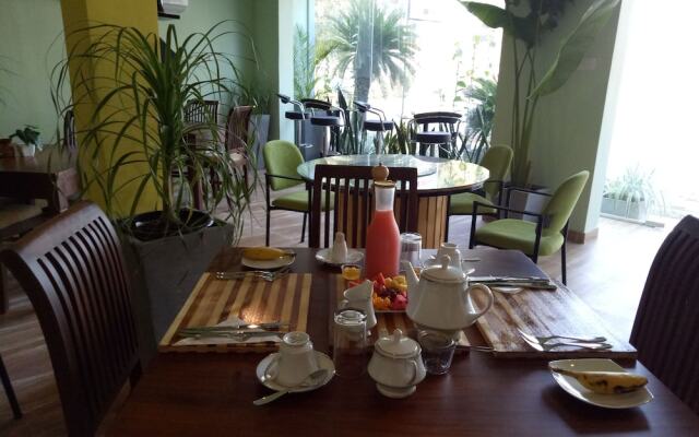 This Is It Airport Hotel and Restaurant