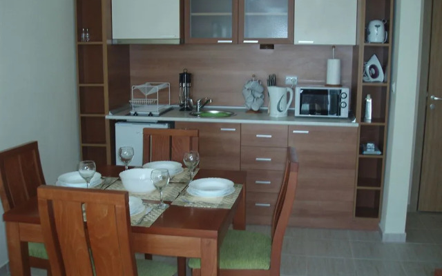 Pollo Resort Mikosta Apartments