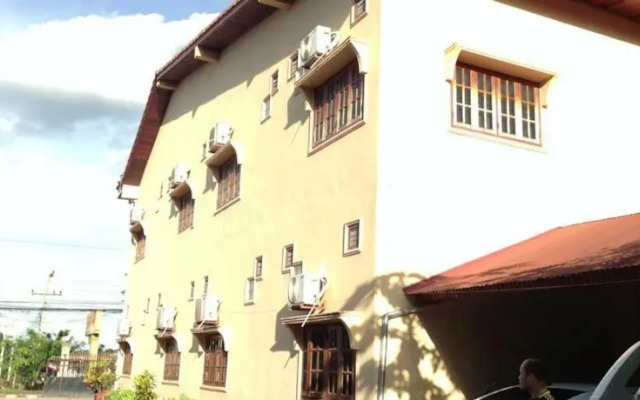 Sang Hung Heuang Hotel