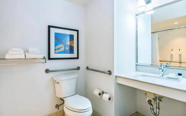 Grand Park Hotel Vancouver Airport, Ascend Hotel Collection