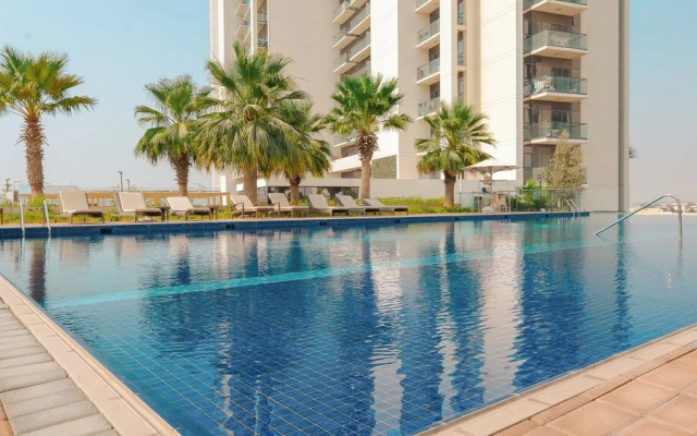 KeyRock Living - Premium Apt with Pool