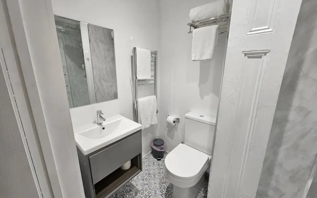 INNit Hotel - Marina House