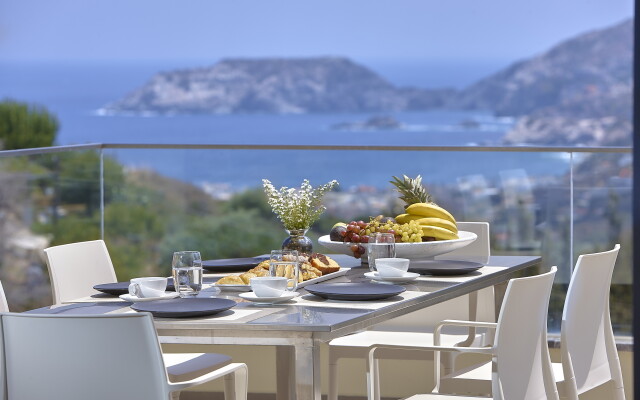 Mountainside Villa w Pool Breathtaking sea View