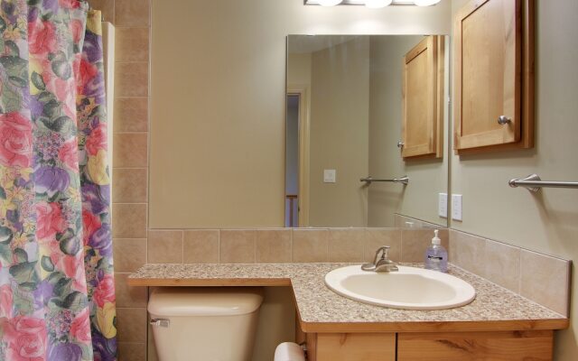 Radium Vacation Rental 3 Bedroom Townhome with Views
