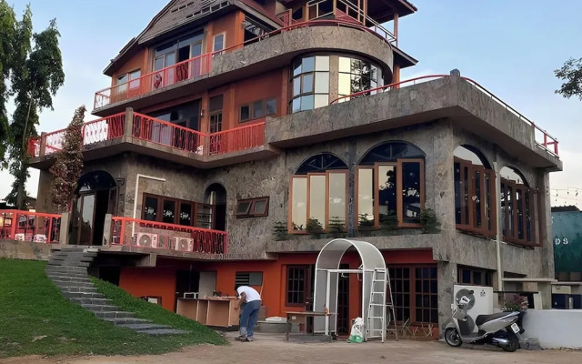 Nomads Homestay Sriracha