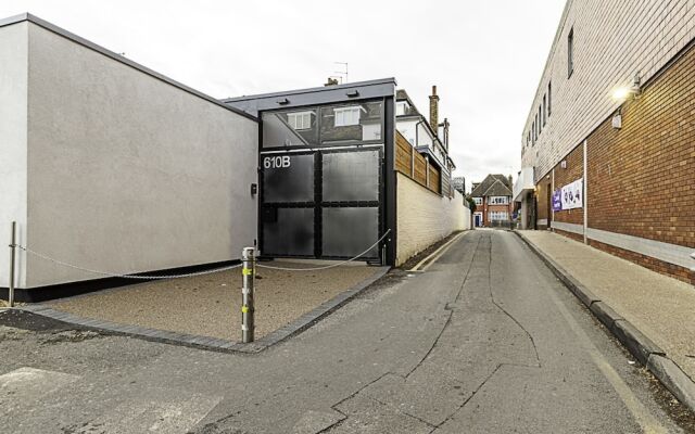 Scarlett Heart Studios in Golders Green