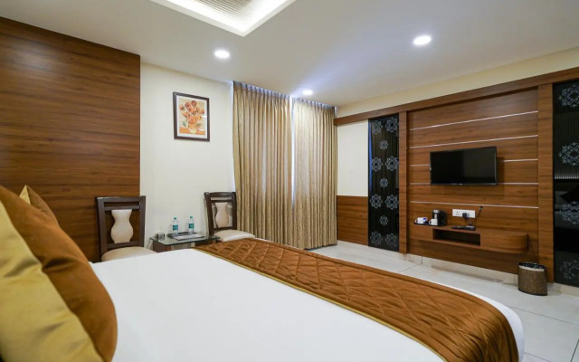OYO Premium K R Puram