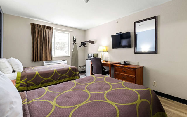 Super 8 by Wyndham Pittsburgh/Monroeville