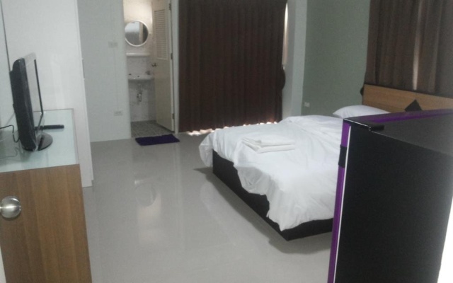 Tisaraporn Resident – Guest Rooms – Lam Luk Ka