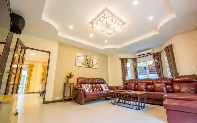 Baan Big Family HuaHin Pool Villa