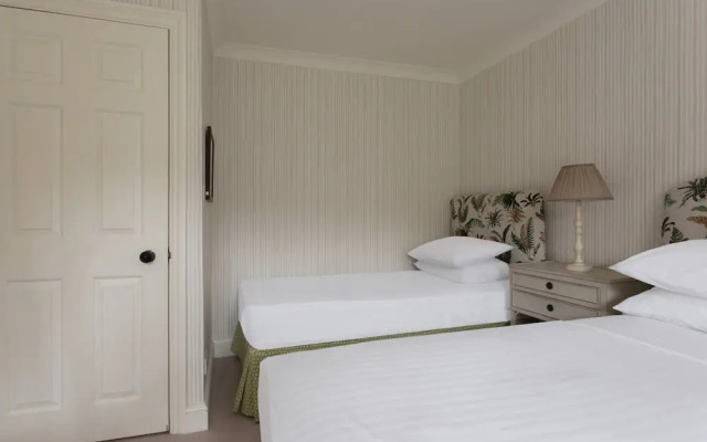 Upper Addison Gardens II by Onefinestay