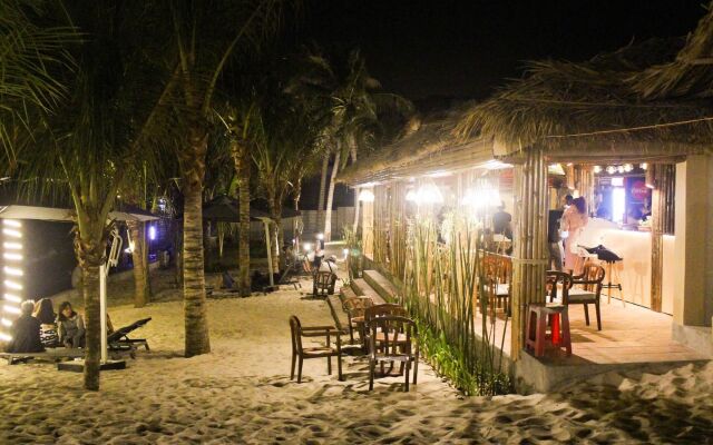 Eagles Beach Resort