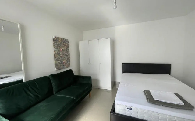 Immaculate 1-bed Studio in London