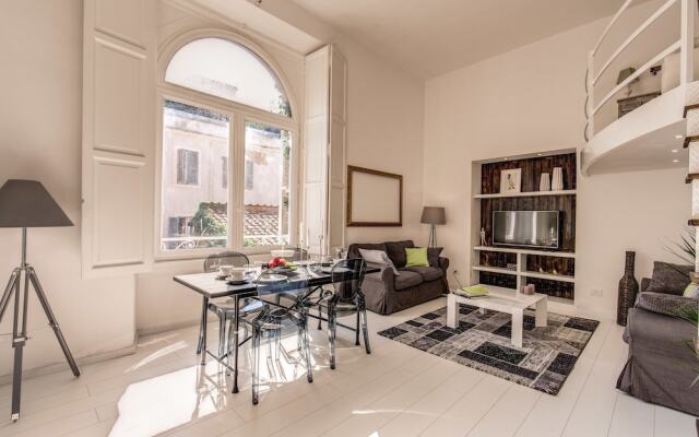 Aweshome - Spagna White Fair Loft