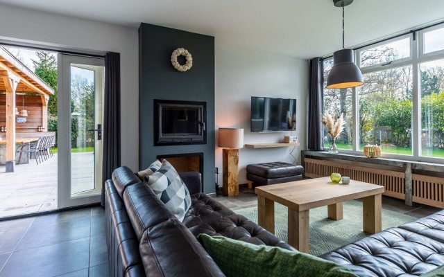Detached new 10-person Villa in Holiday Park