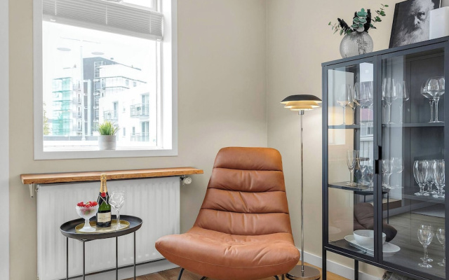 Nice two Bedroom, Downtown Apartment With Balcony