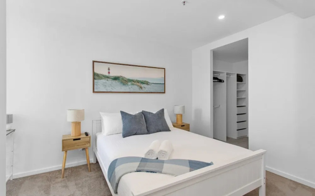 Central 2-bed With Gym, BBQ & Stunning Views – Guest Rooms – Canberra