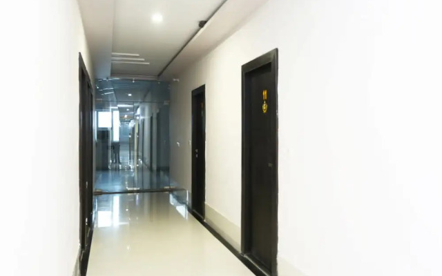 OYO 27686 Hotel Chandra Garden