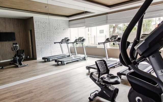 GLOBALSTAY. Martino 2BR Apartments. Sea View, Pool, Gym, BBQ