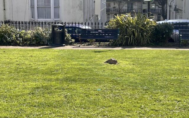 Brighton Beach Stylish 1 Bed Apartment