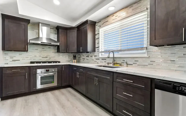 Beautiful 4BR Home Nr Disneyland