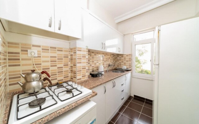 Cozy Apartment Near Mermerli Beach in Muratpasa