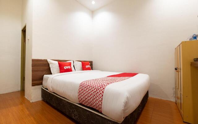 OYO 1695 Royal Senggigi Hotel