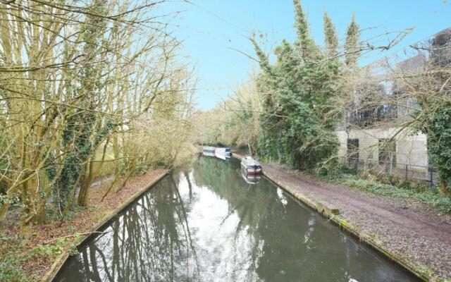 Luxury Top Floor 2Bd Apartment Apsley