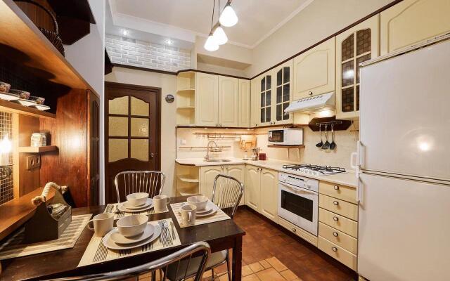 Горница на улице Алексея Толстого