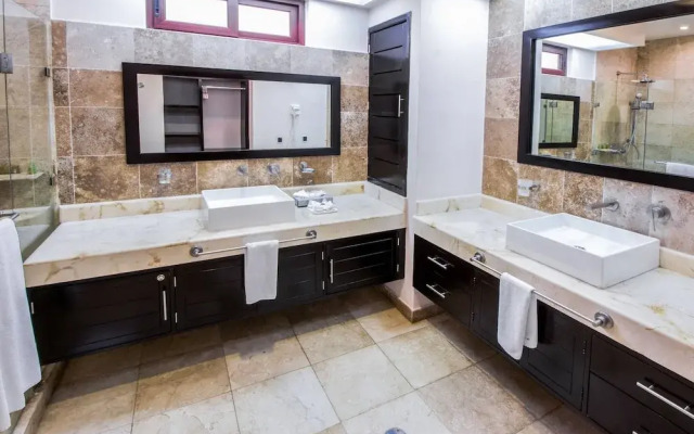 El Farocoral 3 Bedroom Penthouse