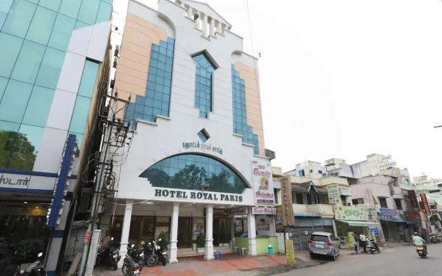 OYO 15101 Hotel Royal Paris