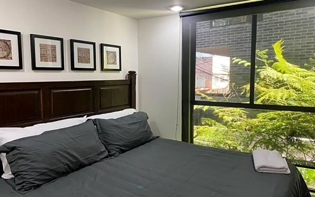 GRAN UBICACIÓN, en la zona de SANTA FE, KING BED