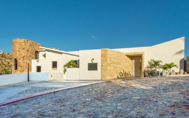 Great Cabo Location for Large Group at Villa Jade de Law