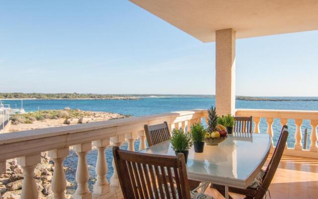 Beachfront holiday apartment Lotja 7