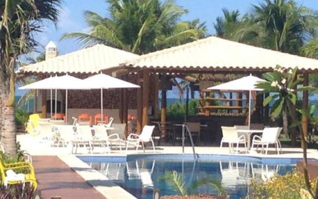 3 Suítes, praia e piscina