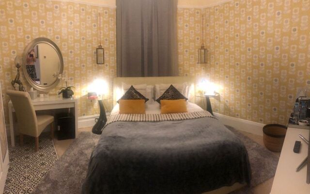 Charing Cross Rooms - B&B