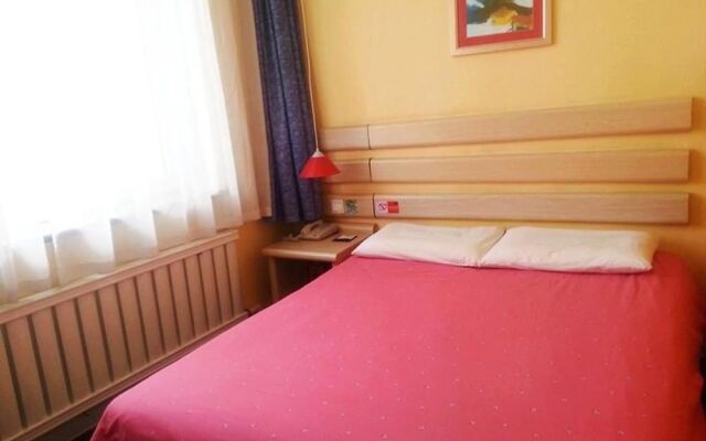 Home Inn Changchun Anda Street