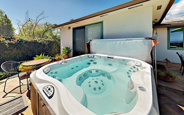 3BR Romantic Retreat Ocean Views Hot Tub by RedAwning