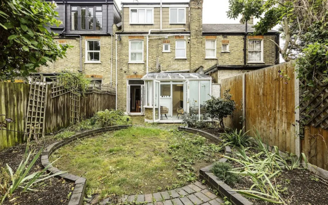 Terraced Edwardian House-poets' Corner