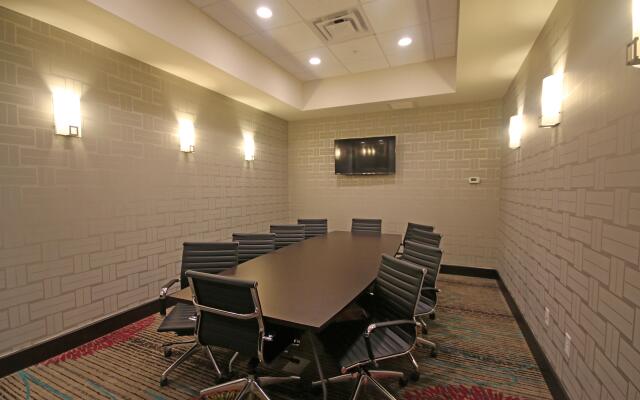 Holiday Inn Express & Suites Charlotte North by IHG