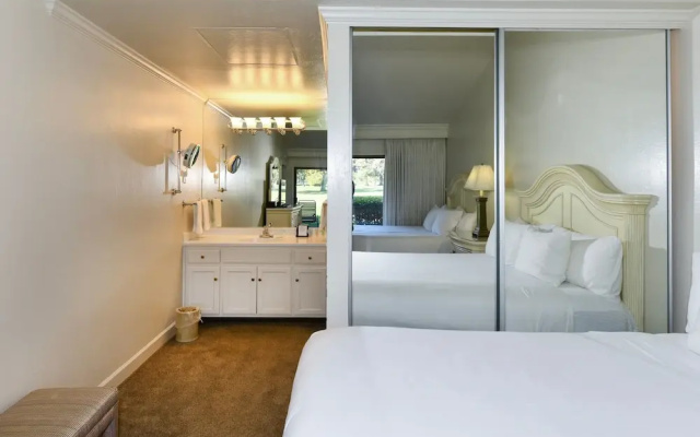 656 S At Silverado 1 Bedroom Condo by RedAwning