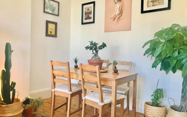 Cosy 2 Bedroom Flat in Edinburgh