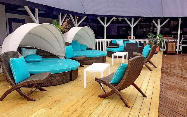 Bay Harbor Hotel