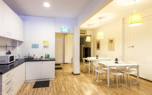 New Society Backpackers Hotel - Hostel
