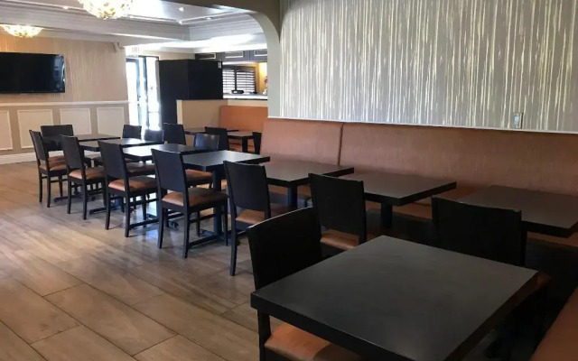 Lemon Tree Hotel & Suites Anaheim