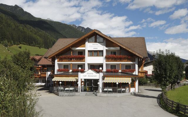 Ahrner Wirt Apartments