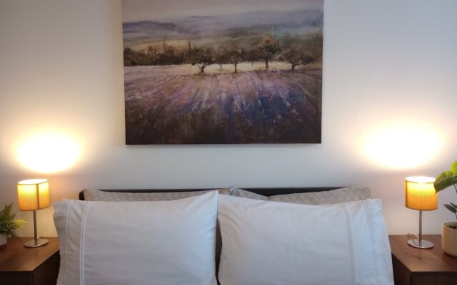 Lovely-cozy Apartment in Brierley Hill