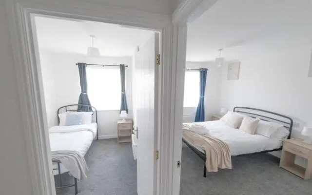 3 Bed-5 Guests-parking-garden
